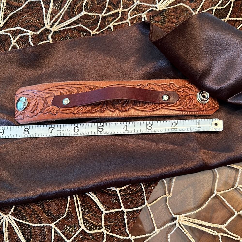 Leather cuff. - Picture 2 of 8